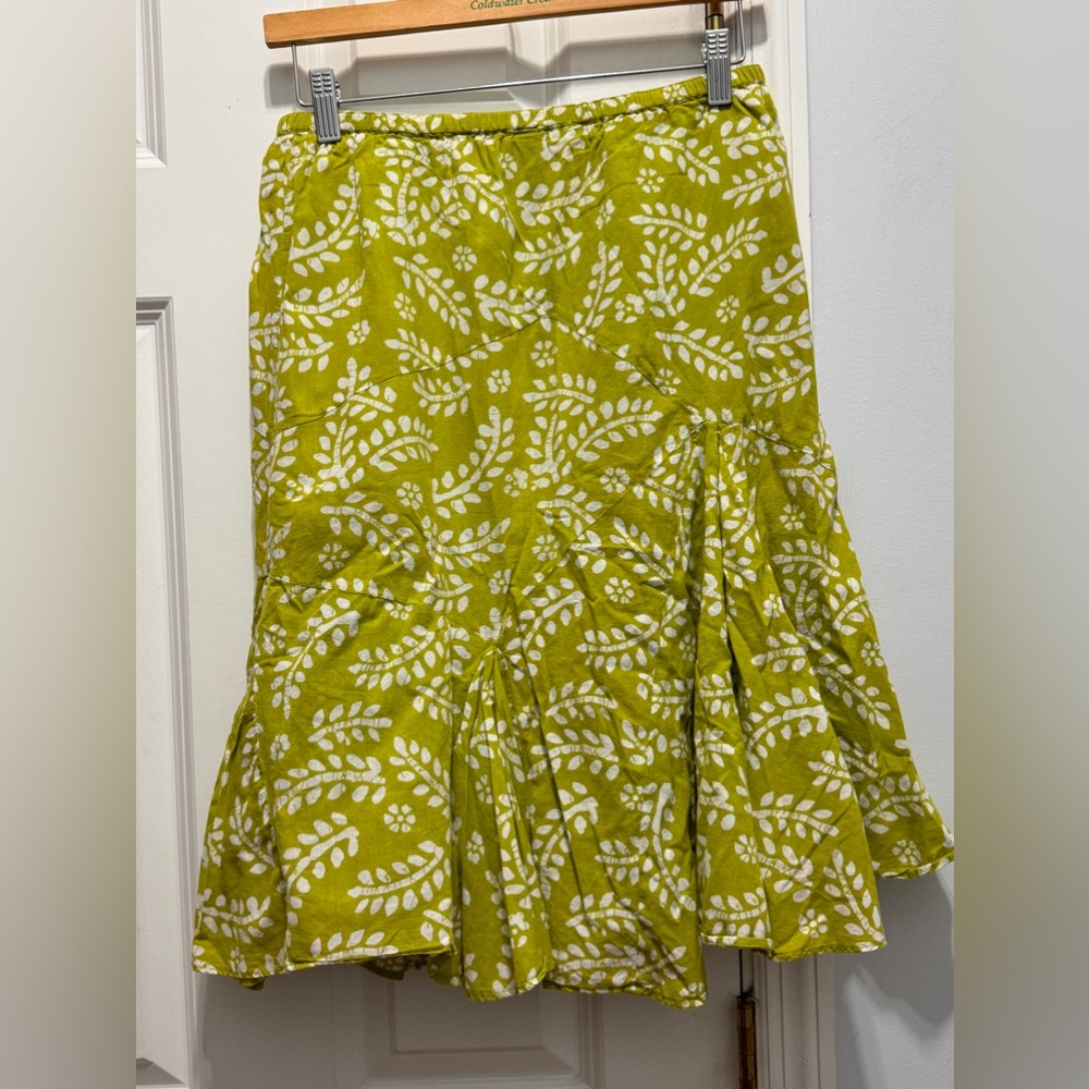 Green Midi A-Line Skirt with Pleats for Casual Wear